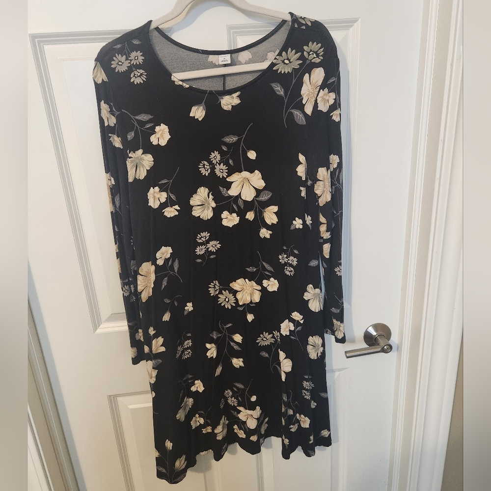 Old Navy Floral Long Sleeve Jersey Swing Dress